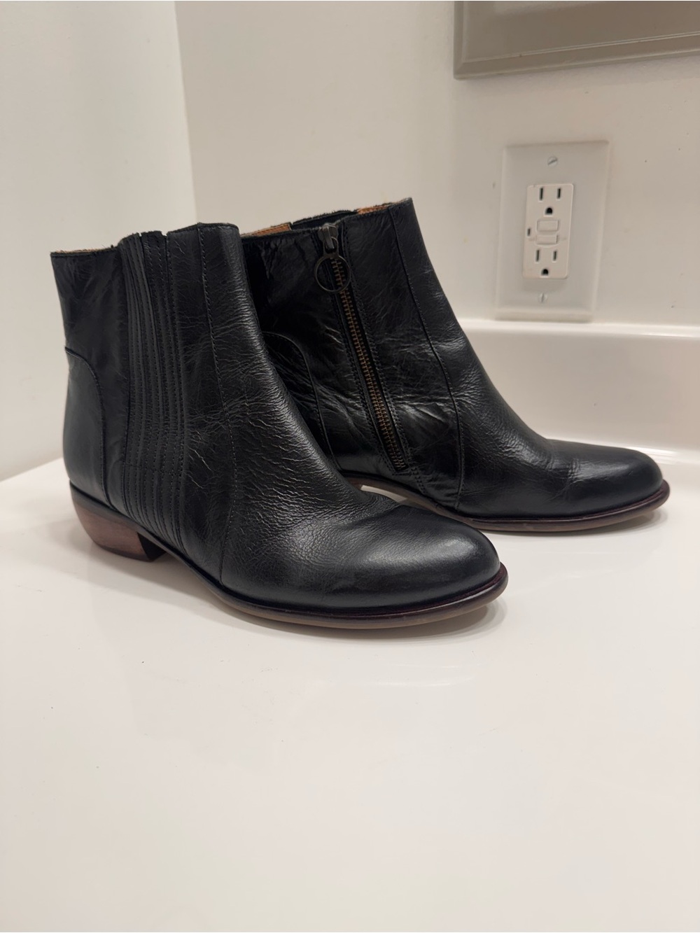 Latico Classic Black Leather Ankle Boots